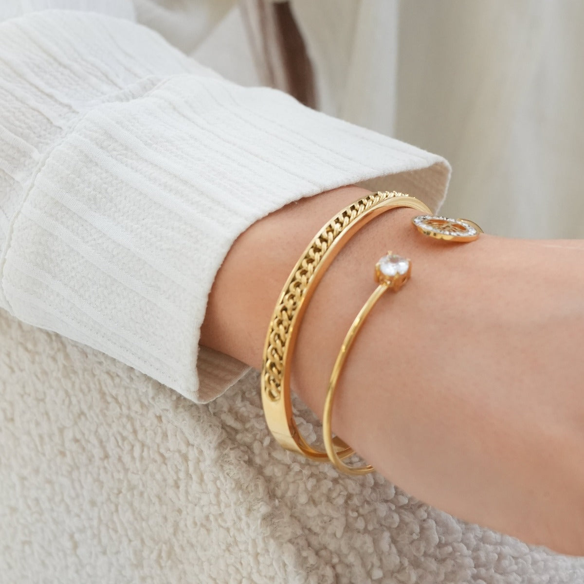 Curb Chain Bangle Bracelet - Gold